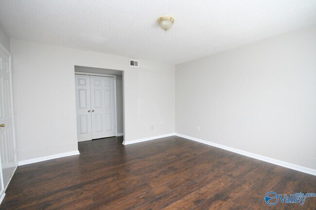 Building Photo - 116 Michael Ave