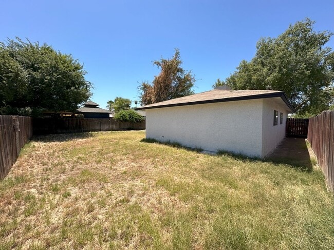 Building Photo - 3416 Cardamon Dr