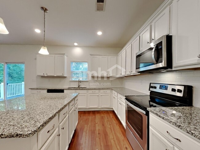 Foto del edificio - 3041 Greenmont Cir