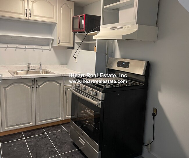 Foto del edificio - 474 E 7th St
