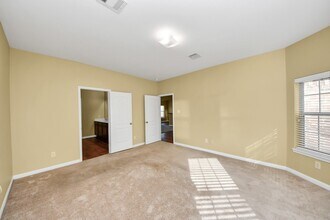 Building Photo - 6915 Primrose Rd