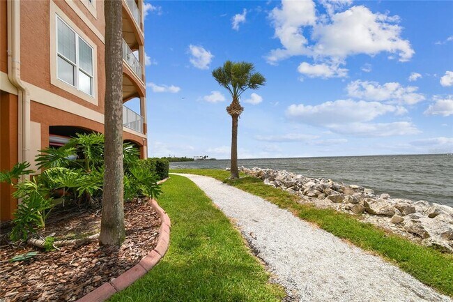 Building Photo - 5000 Culbreath Key Way