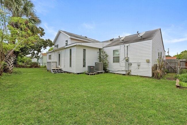 Building Photo - 5313 Perry Ave