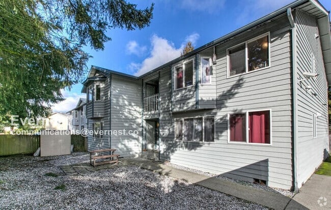 Building Photo - 7611 Ridgewood Dr