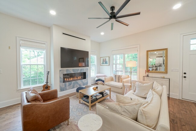 Building Photo - 1227 McAlpine Ave