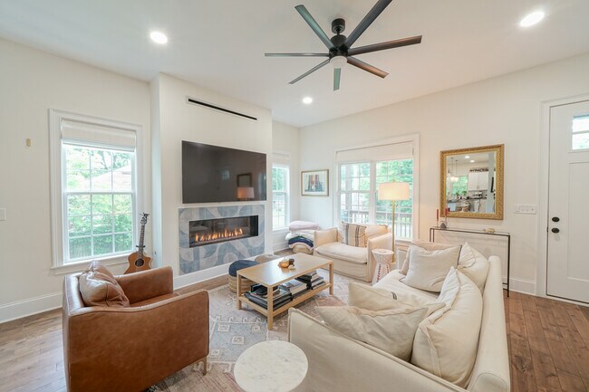 Foto del edificio - 1227 McAlpine Ave