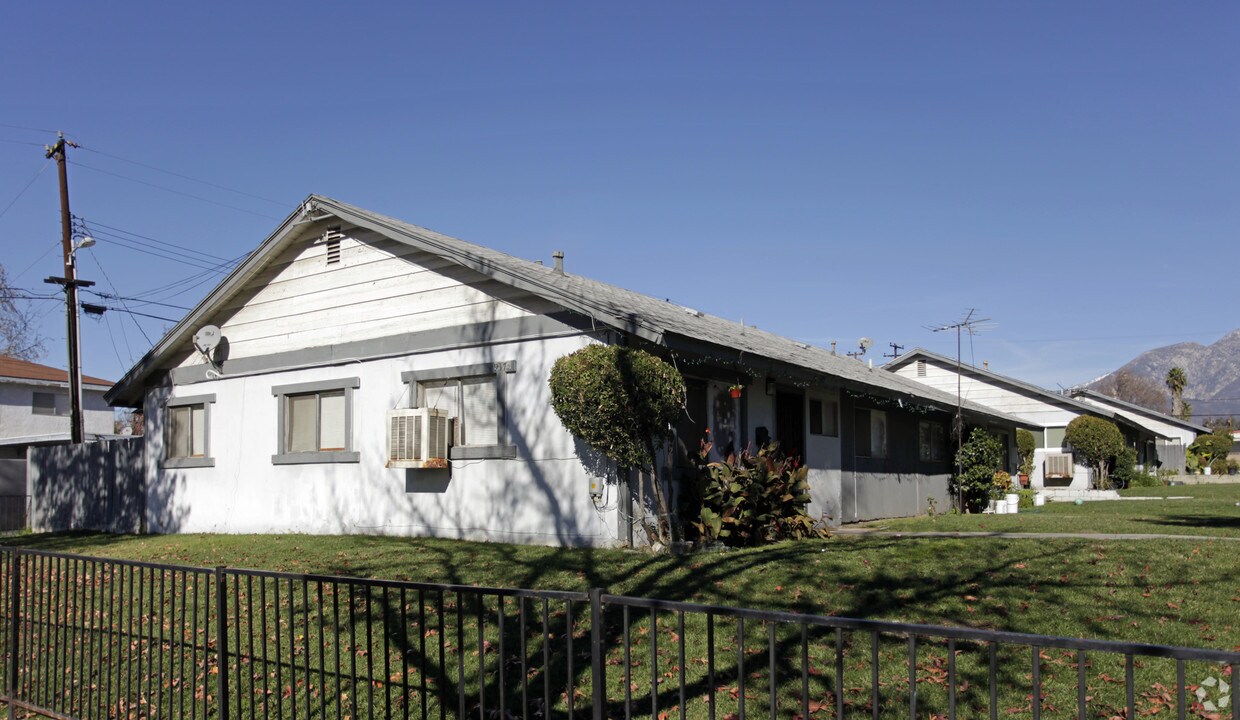Foto principal - 917 E Deodar St