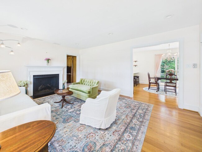 Foto del edificio - 8808 Michaux Ln