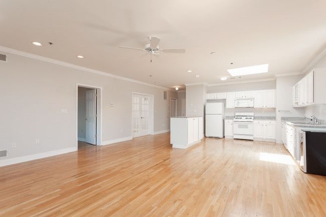 Building Photo - 99 Park Ave