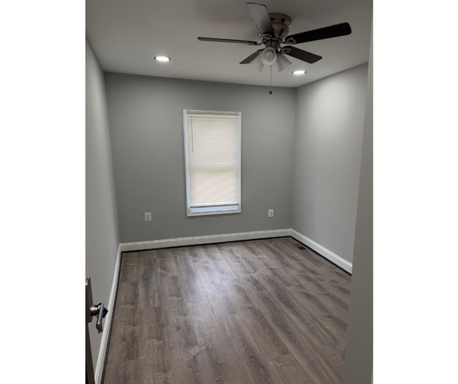 Foto del edificio - 1106 N Lakewood-1A AVAILABLE $650 1A