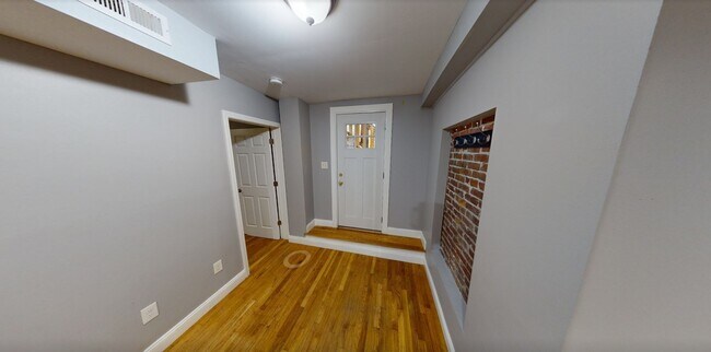 Building Photo - 25 Maywood St