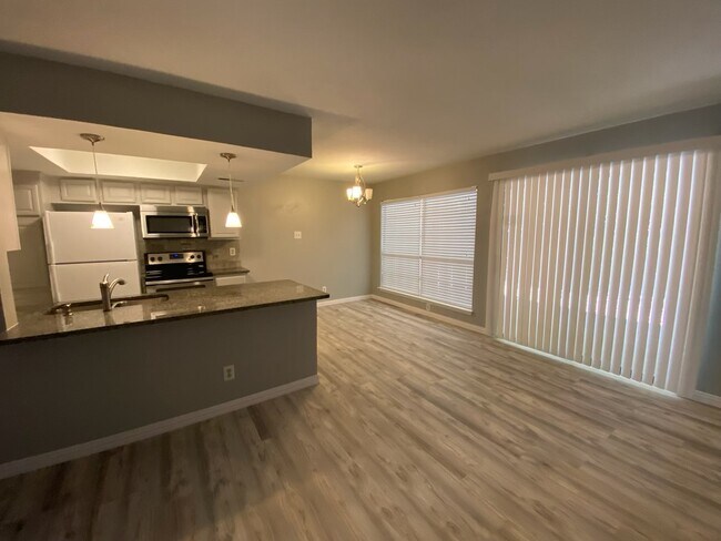 Building Photo - 2505 Wedglea Dr