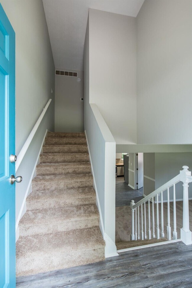 Building Photo - 1362 Dix Dr