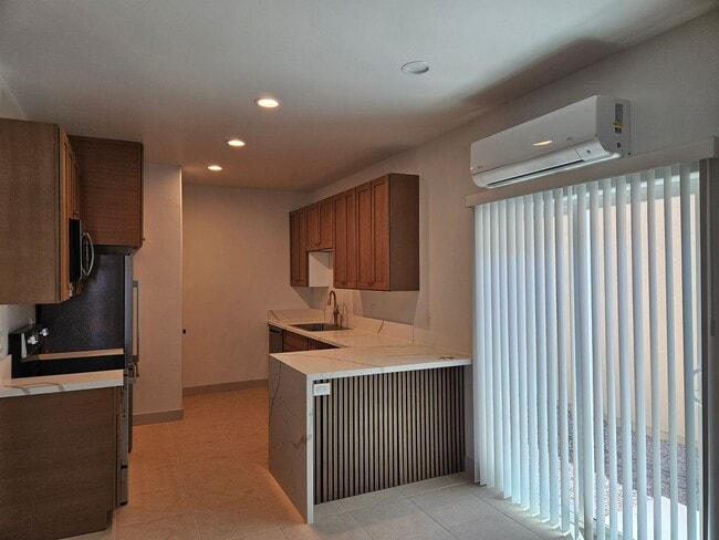 Building Photo - 181 Hacienda Loop