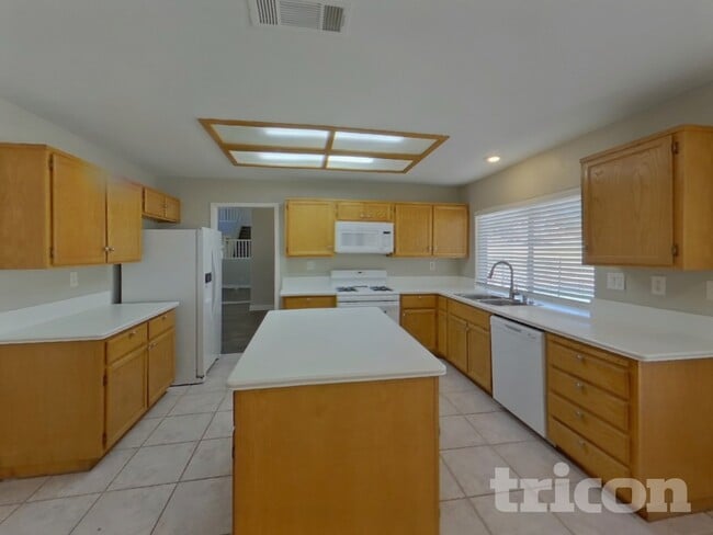 Building Photo - 1584 Bright View Dr