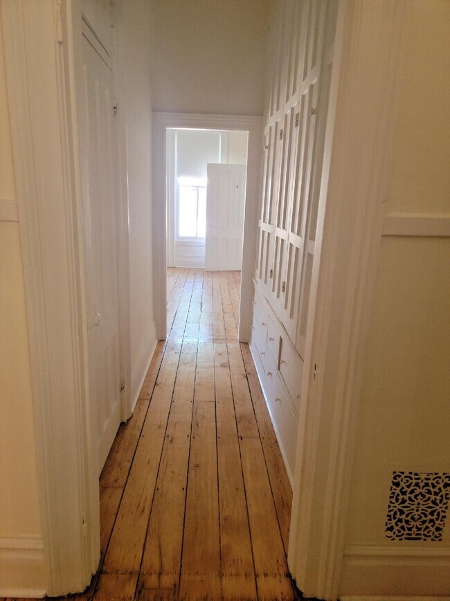 Building Photo - 132 Grand Street, Unit Second Floor