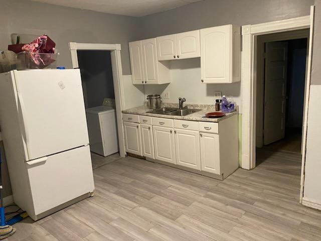 Kitchen / Laundry - 27 Carlisle St