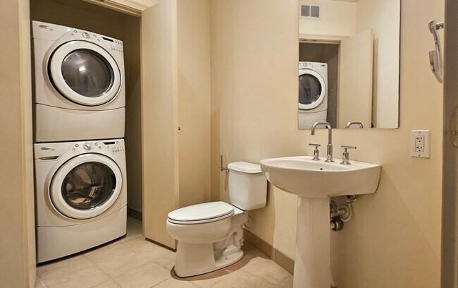 Foto del edificio - 10610 NE 9th Pl