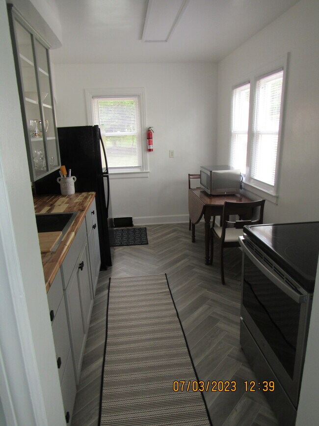 Foto del edificio - 3722 Oakland Dr