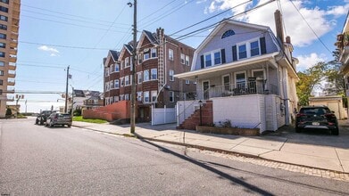 Building Photo - 26 S Oakland Ave