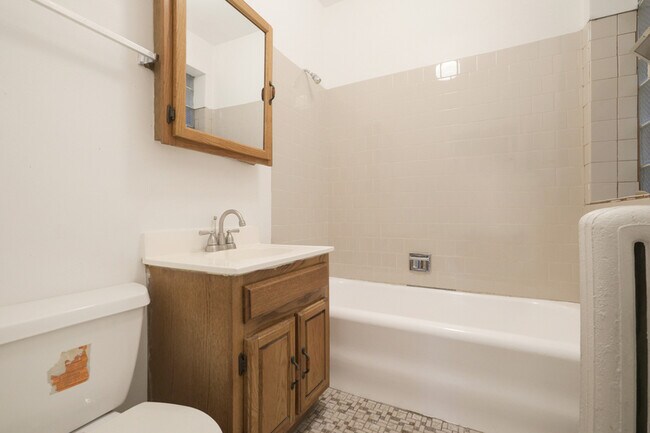 Building Photo - 1401 W 80th St
