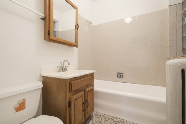 Foto del edificio - 1401 W 80th St
