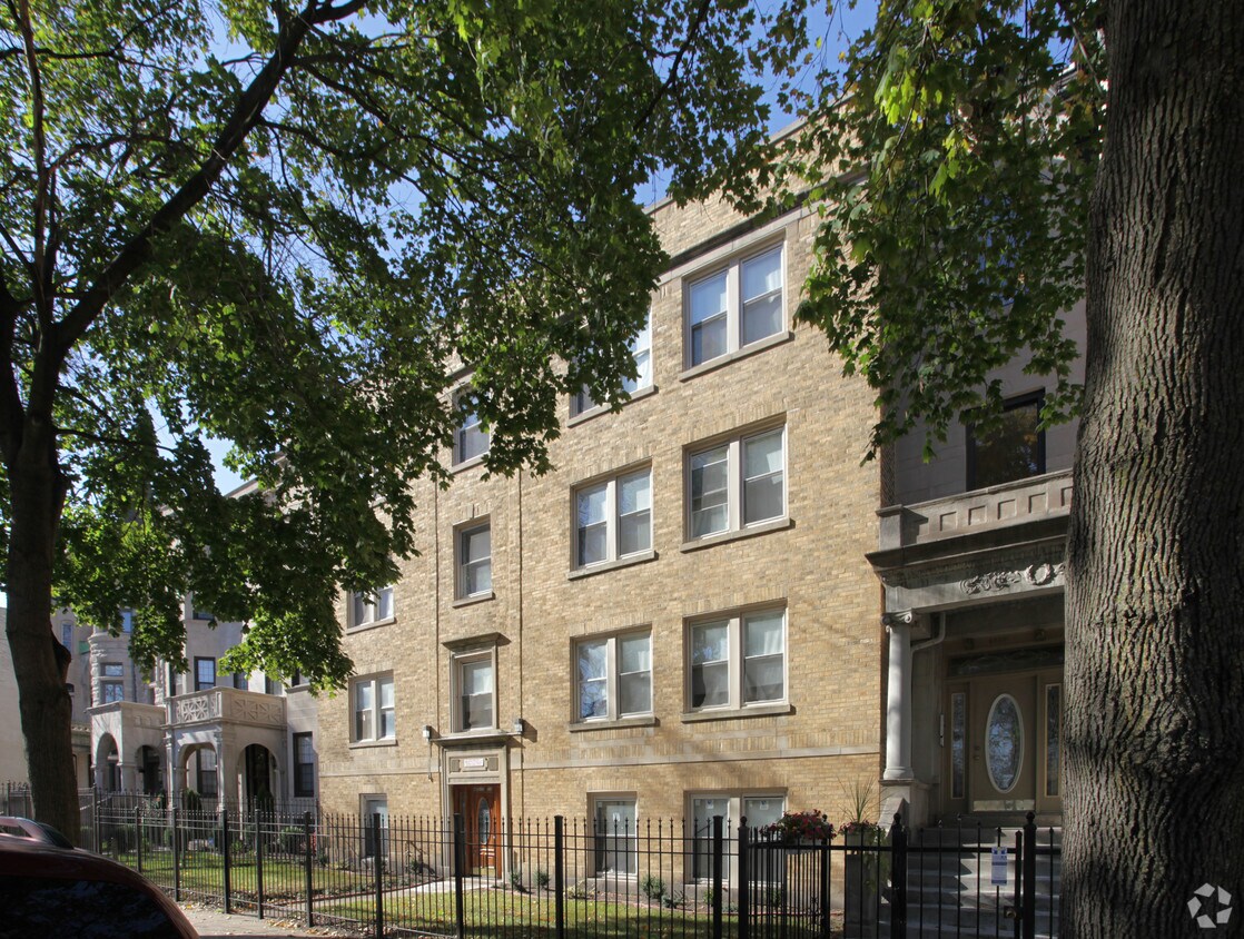 Building Photo - 4010-4012 S Dr Martin L King Jr Dr