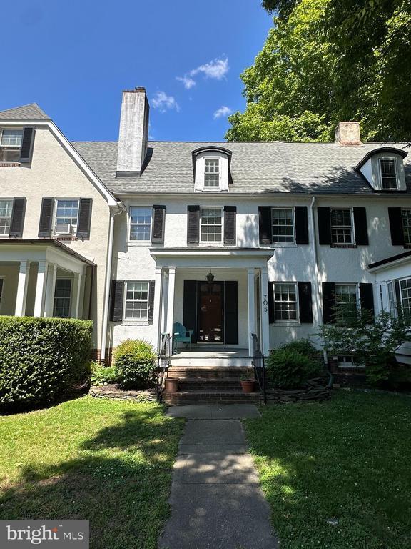 Foto principal - 705 Nottingham Rd