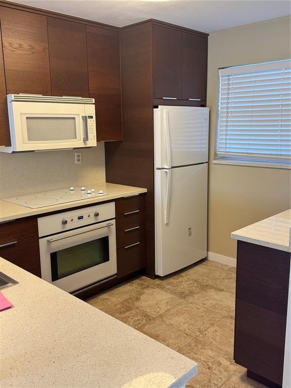 Building Photo - 1811 Sabal Palm Dr