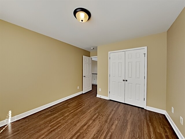 Building Photo - 220 Solitude Dr