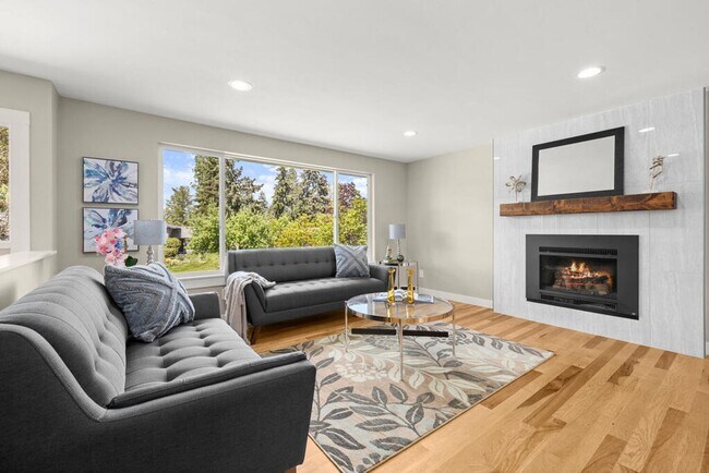 Building Photo - 4Bd/2.5Ba Redmond Home