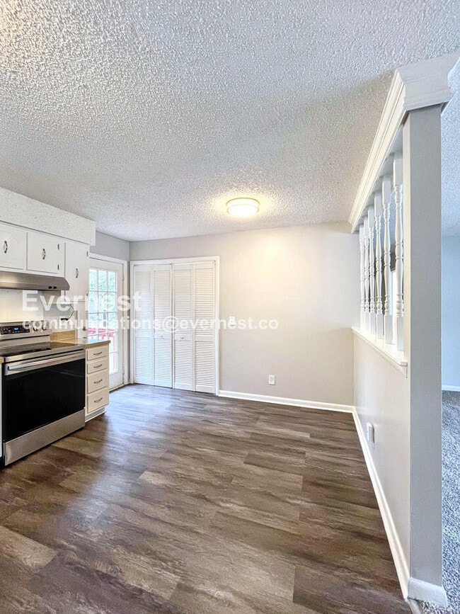 Foto del edificio - 3241 New Towne Rd