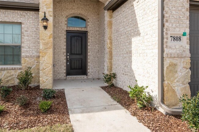 Building Photo - 7808 Cottonwood Dr