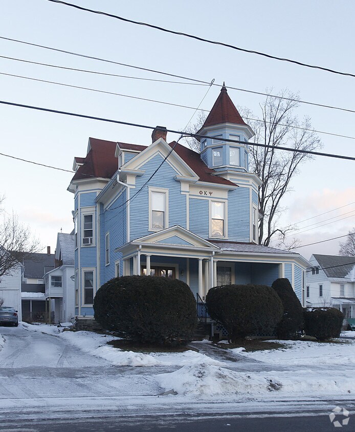Building Photo - 56 Spruce St