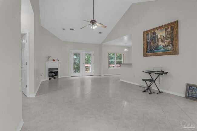Foto del edificio - 1490 Chalet Pl