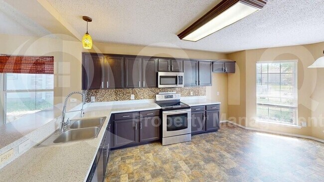 Foto del edificio - 2808 Glenhaven Dr