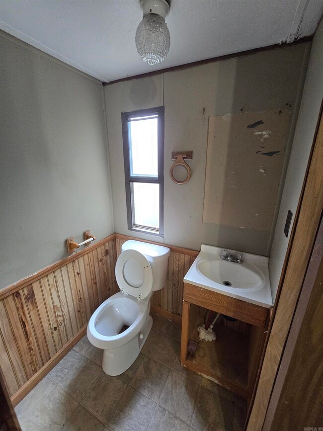 Building Photo - 2136 Cliffwood Rd
