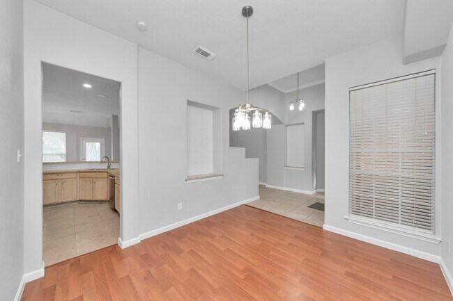 Foto del edificio - 1819 Misty Falls Ln