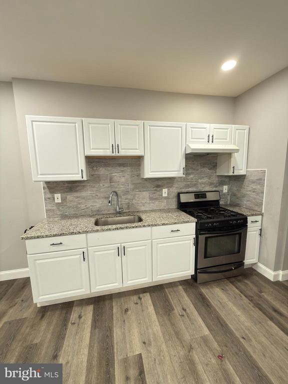 Foto del edificio - 249 E Oak St