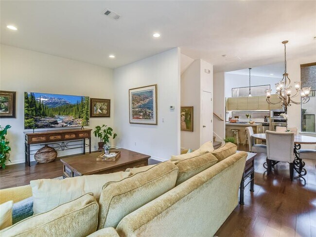Foto del edificio - 3501 Charlotte Rose Drive