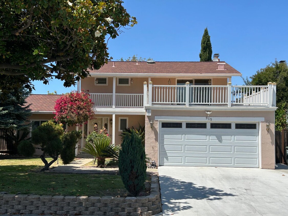 Primary Photo - Spacious 4-Bedroom Home with Pool in Prime...