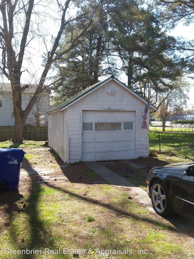 Building Photo - 2 br, 2 bath House - 2303 Airline Blvd