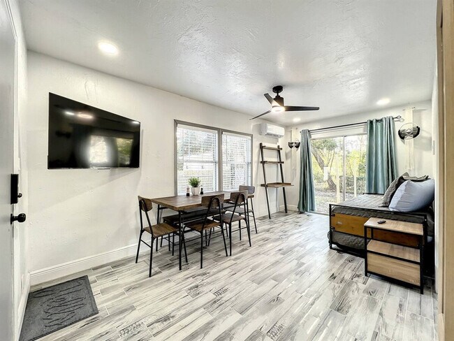 Foto del edificio - 2317 Homeland St