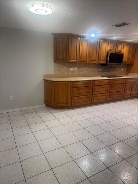 Foto del edificio - 8320 Sanden Dr