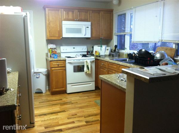 Building Photo - 573 Bloomfield Ave