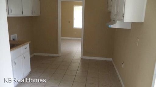 Building Photo - 1127 Canary Ln