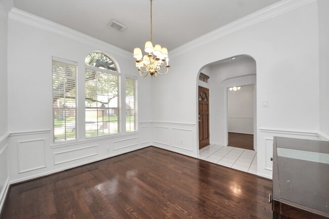 Building Photo - 6406 Castle Ln Dr
