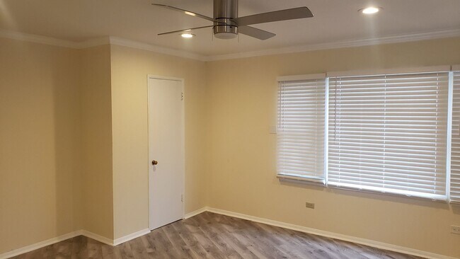Foto del edificio - Studio with kitchen and bathroom.