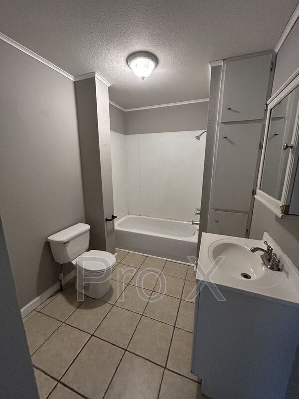 Foto del edificio - 706 W Kansas St