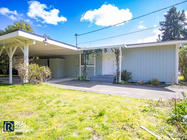 Foto del edificio - Charming 2 Bedroom! Stunning Views!